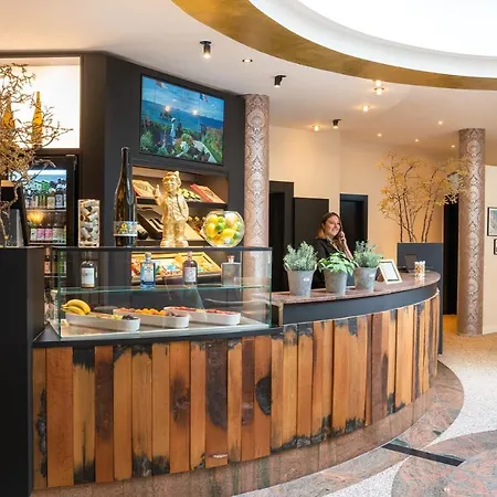 Parkhotel Landau Hotel 4*