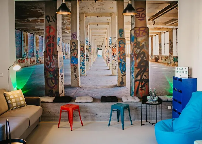 מלון Parkhotel Landau 4*