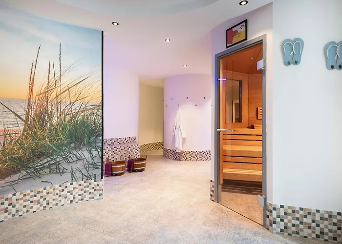 מלון Parkhotel Landau 4*